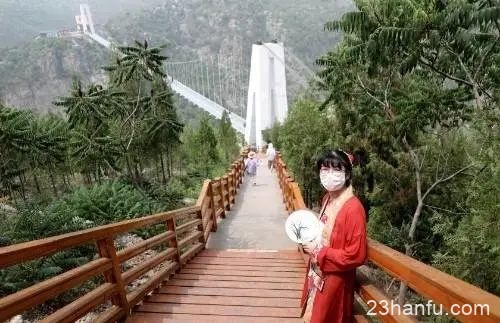 河南90后妹子穿汉服在山上当讲解员，邂逅了自己的爱情和幸福人生！