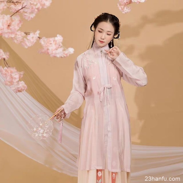 因身材丰满不敢穿汉服？试试这几种形制，肥而美是可以并存的