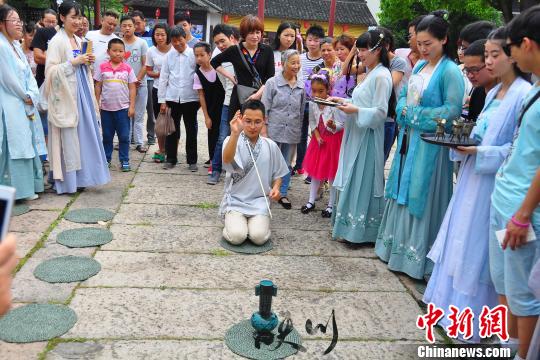 绘纸鸢汉服秀音乐会 济南民间艺术节开始啦