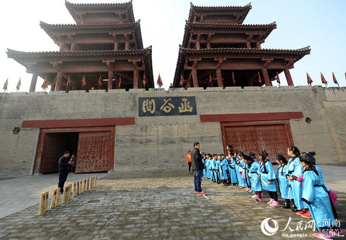 灵宝函谷关：学童着汉服 习汉礼学习传统文化