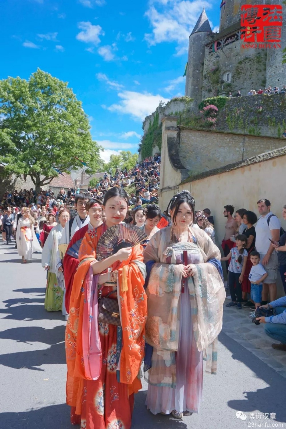 一次时空置换，一场服饰盛宴 | 汉服行走在中世纪