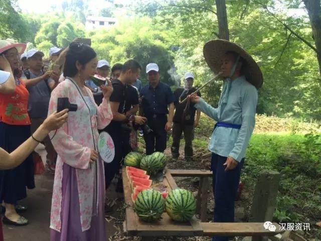 成资两地联手探访古驿道 再现先人生活场景