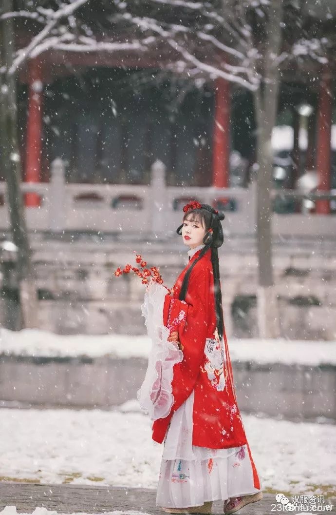 【汉服美图】梅花雪