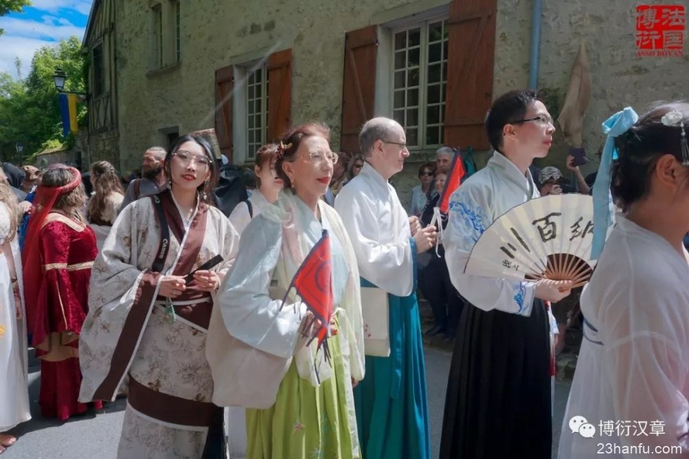 一次时空置换，一场服饰盛宴 | 汉服行走在中世纪