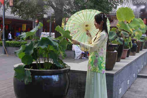 端午节来永兴坊秀汉服逛集市习古礼