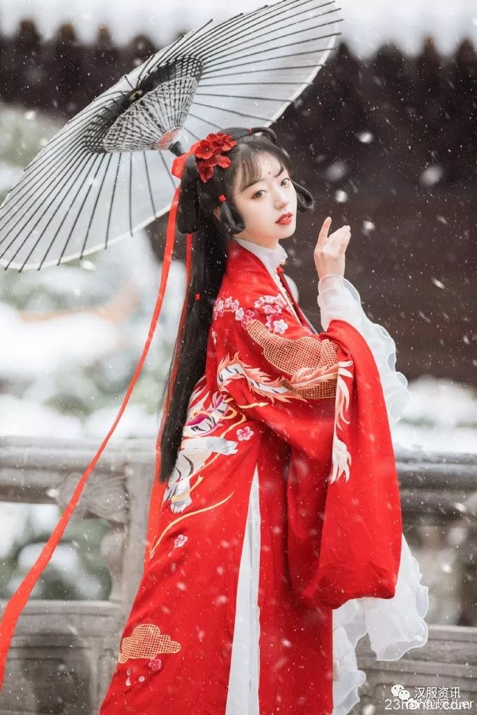 【汉服美图】梅花雪