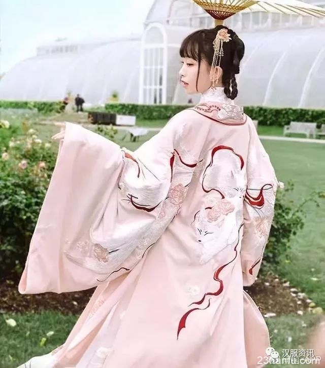 【选购指南】秋冬汉服怎么穿，才能美貌又保暖汉服指南