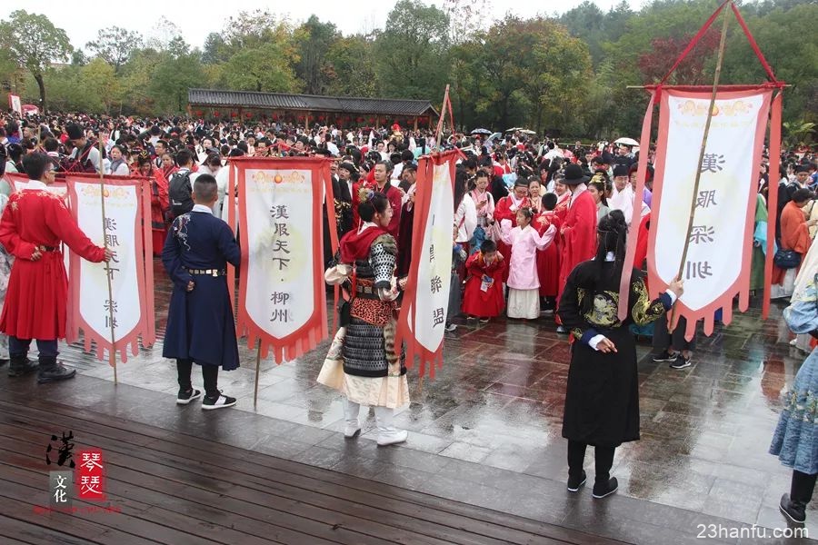 震撼！2000人超大汉服合照！| 温暖！恶劣天气见证风雨兼程！