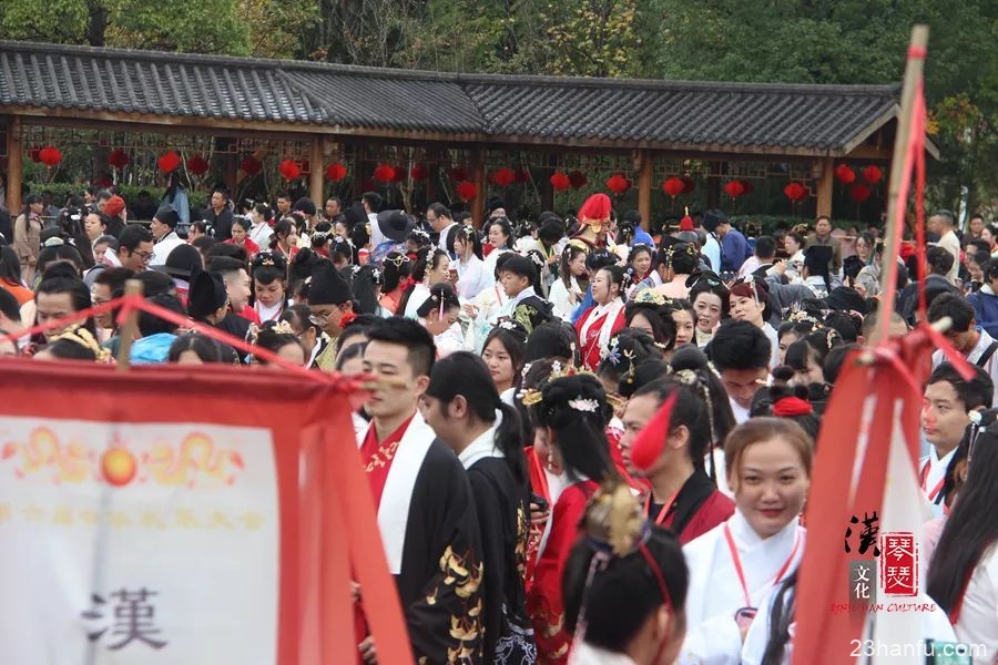 震撼！2000人超大汉服合照！| 温暖！恶劣天气见证风雨兼程！