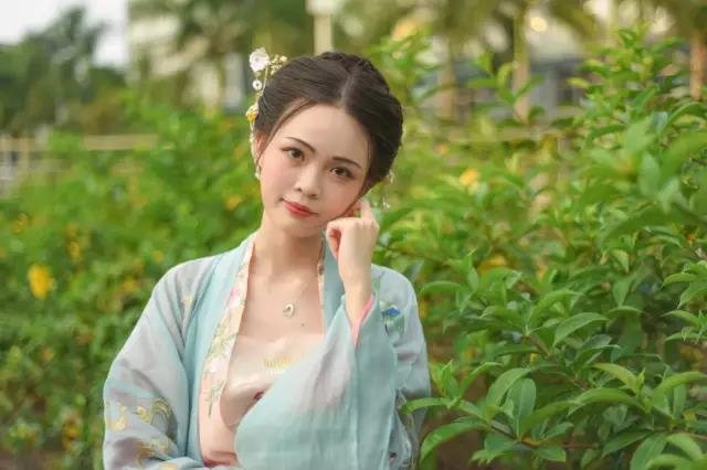 福建闽南师范大学女生汉服毕业照