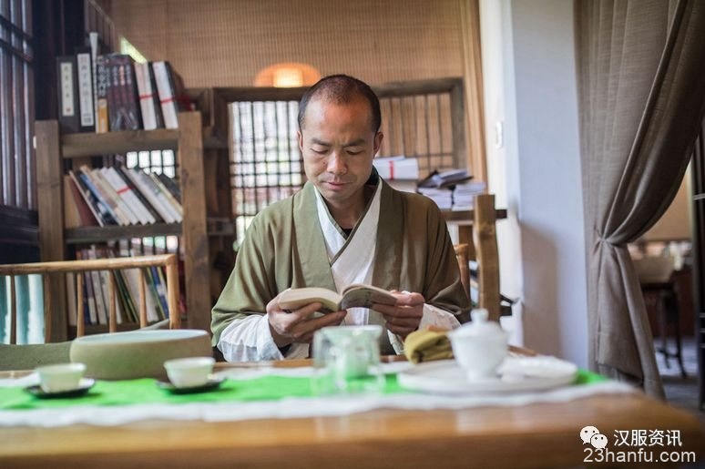 诗词大会夺冠的外卖哥是个汉服爱好者 大龄单身因为缺乏勇气