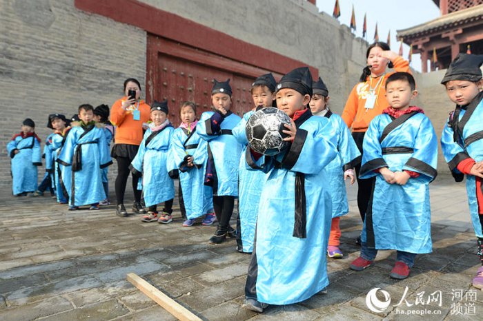 灵宝函谷关：学童着汉服 习汉礼学习传统文化