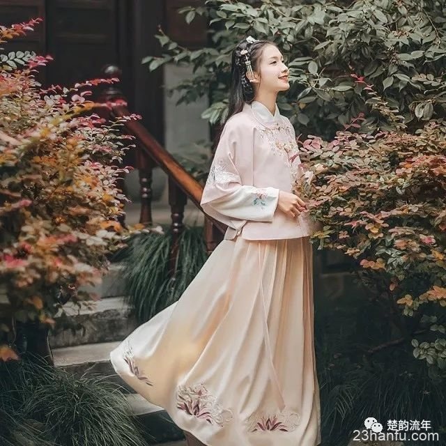 一柜子汉服不会搭配？戳进来保姆级教程一件就会！