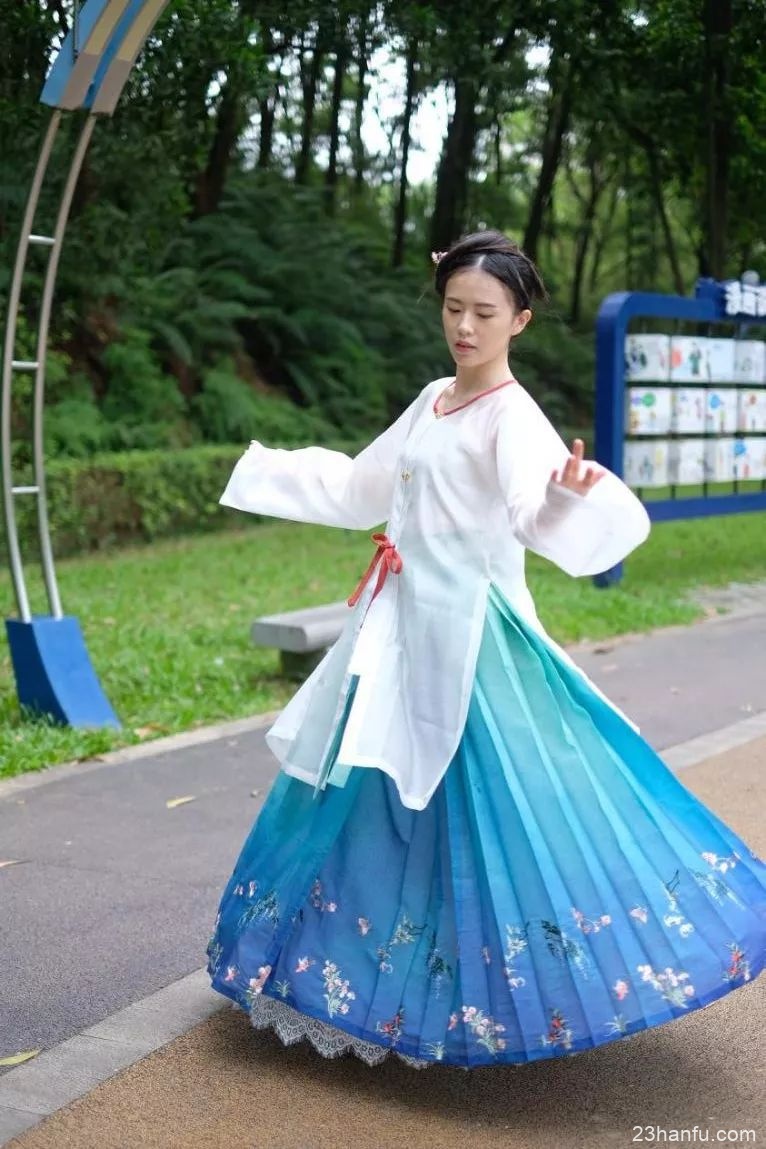 增城群的精彩！汉服广东梅花一弄汉服花艺音乐会报导