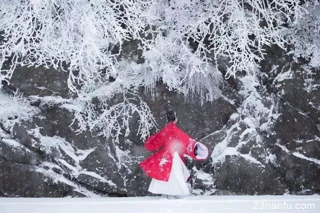 【庐山雪】雪与汉服 点缀着这个冬天的美