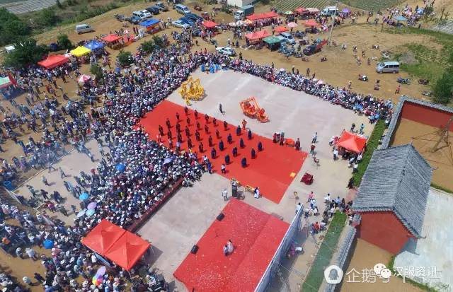 日照农民穿汉服进行“迎龙祭天”仪式