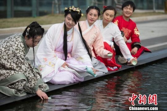 南京大报恩寺：汉服美女重现三千年上巳女儿节祭礼