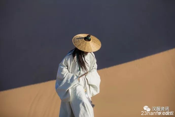 【汉服私影】大漠狂沙不归客 何须问