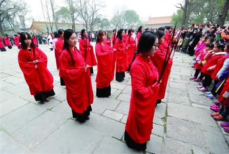 南充纪念孔子诞辰2567周年，近1000人参加祭孔活动