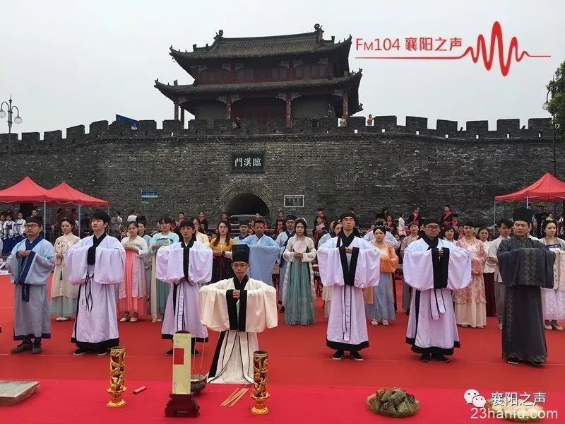 第四届＂端午节汉江祭拜诵读＂系列活动在襄阳顺利举行