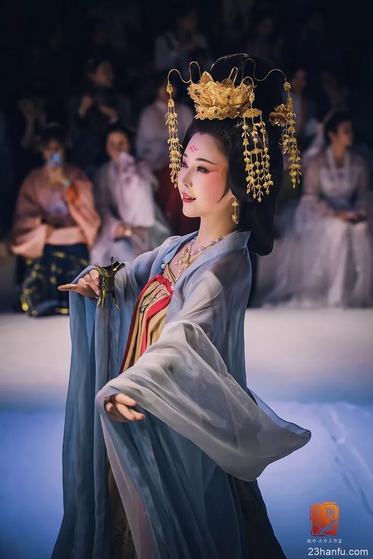 【汉服美图】华丽惊艳！2019年华裳九州汉服走秀返图合集！