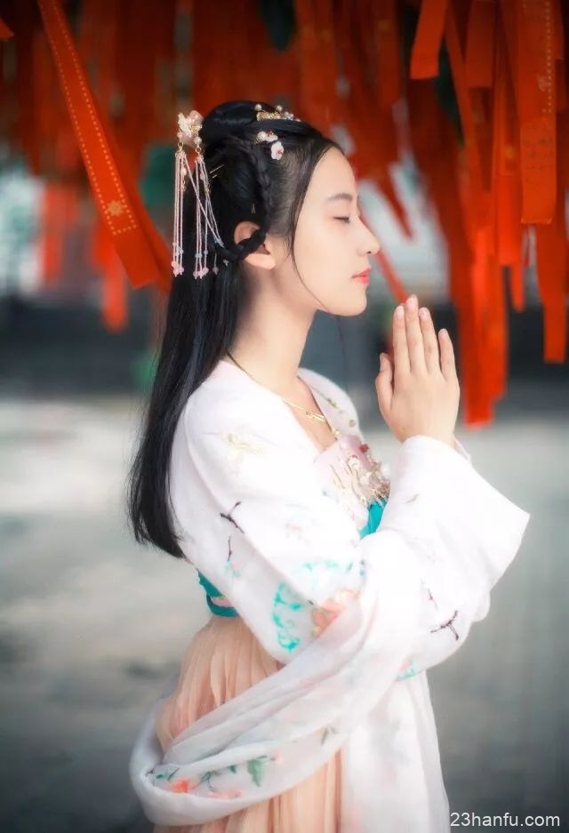 致汉服：与你相遇，我一生的春暖花开