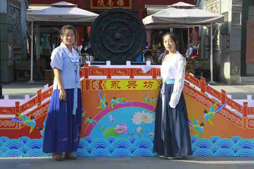 端午节来永兴坊秀汉服逛集市习古礼