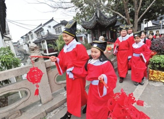 欧洲老爷车与中国汉服婚礼在千岛湖