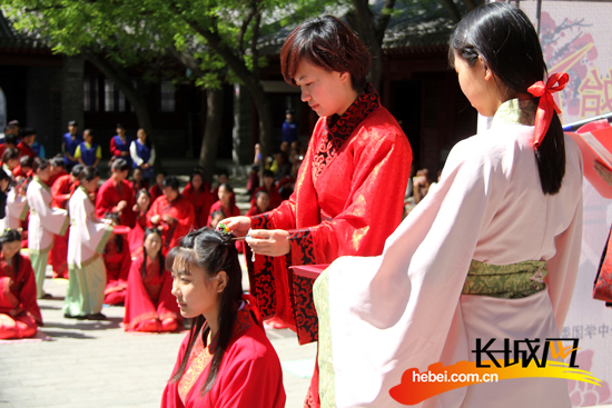 沧州市举办乙未年青年节汉服冠笄成人礼